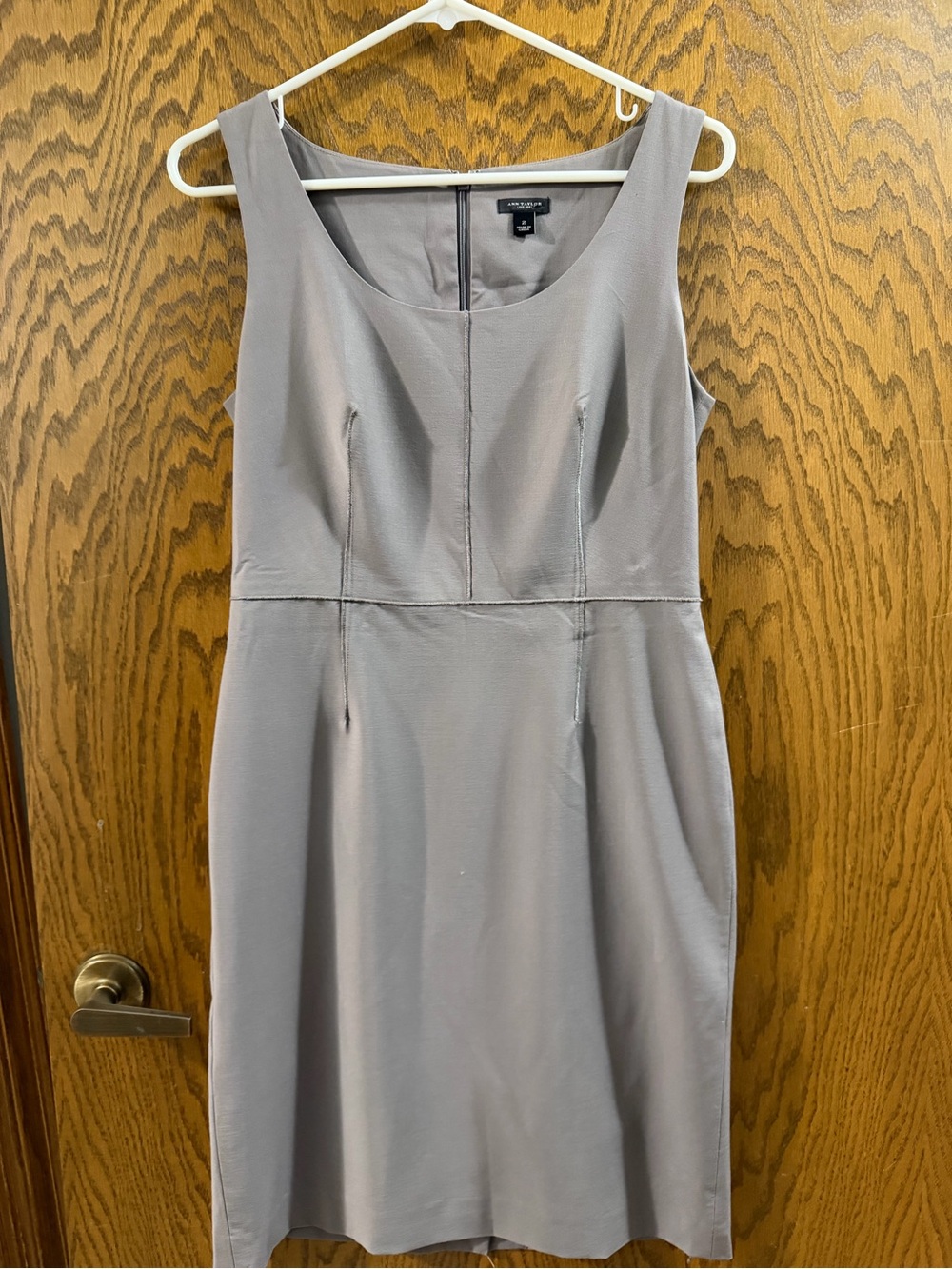 Ann Taylor Size 2 Sleeveless Gray Sheath Dress